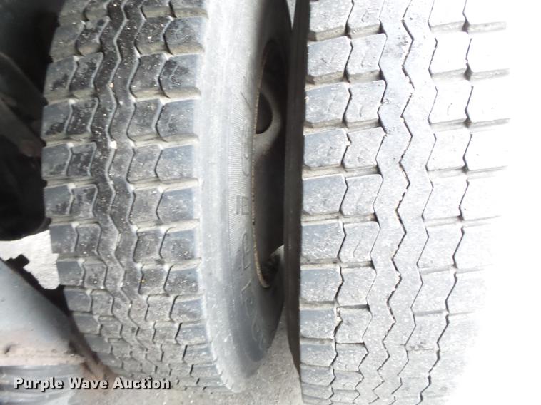 image for item DB7228 2006 International 7400 dump truck