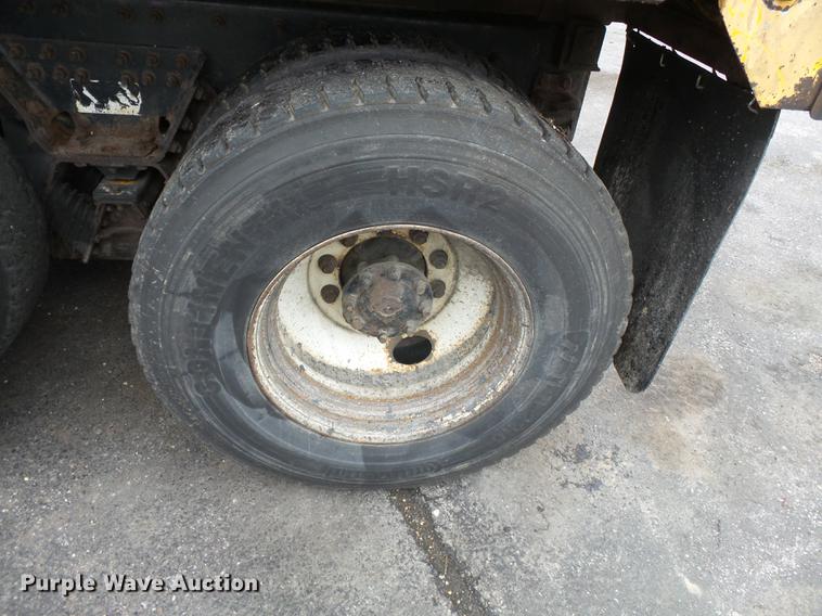 image for item DB7228 2006 International 7400 dump truck