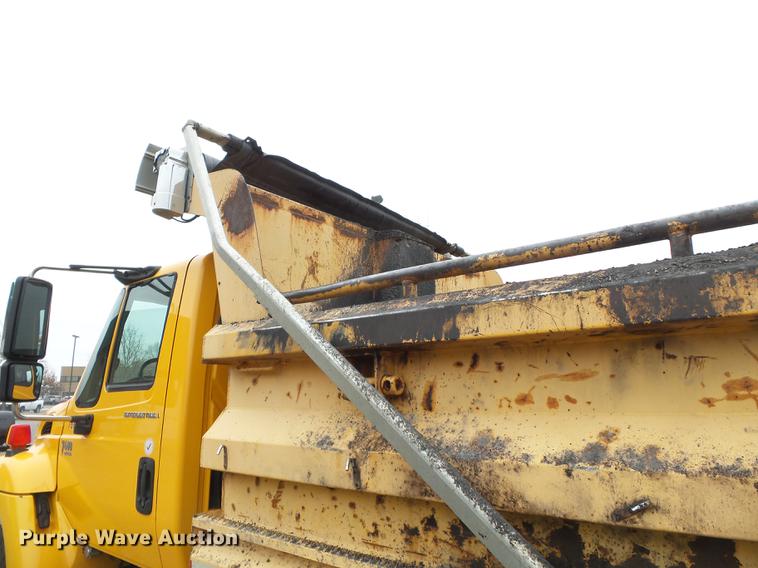 image for item DB7228 2006 International 7400 dump truck