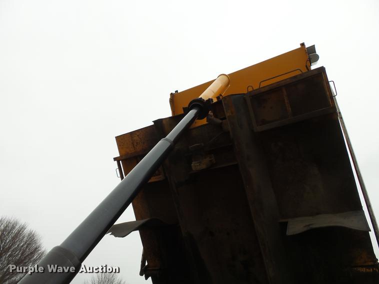 image for item DB7228 2006 International 7400 dump truck