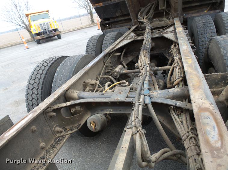 image for item DB7228 2006 International 7400 dump truck