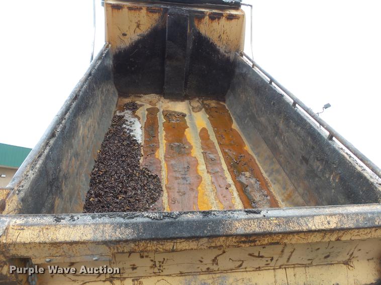 image for item DB7228 2006 International 7400 dump truck