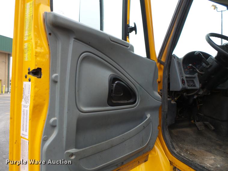 image for item DB7228 2006 International 7400 dump truck