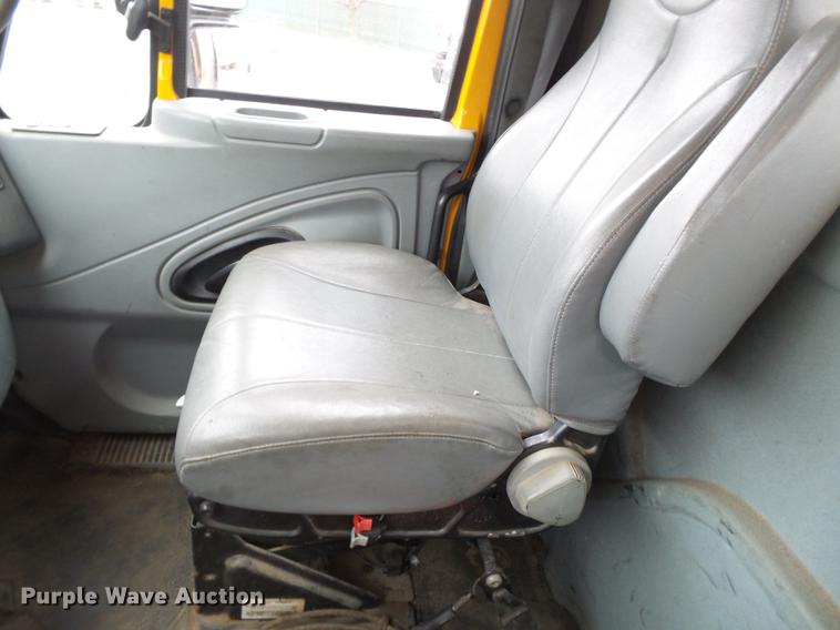 image for item DB7228 2006 International 7400 dump truck