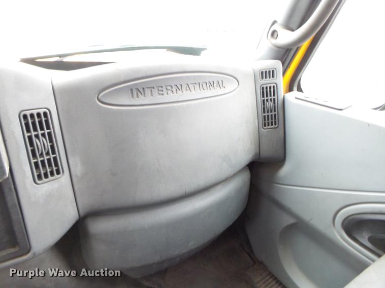 image for item DB7228 2006 International 7400 dump truck