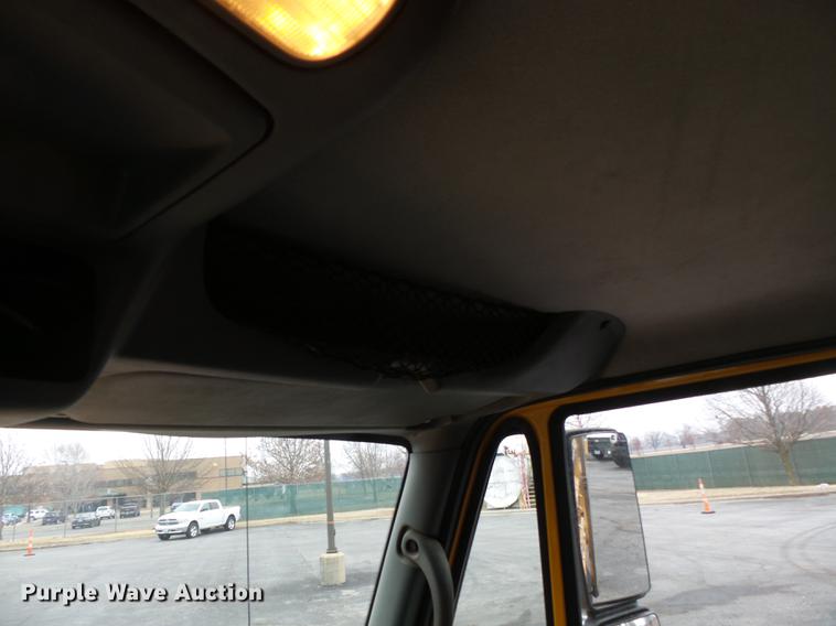 image for item DB7228 2006 International 7400 dump truck