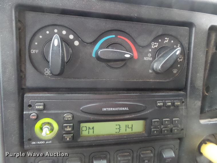 image for item DB7228 2006 International 7400 dump truck