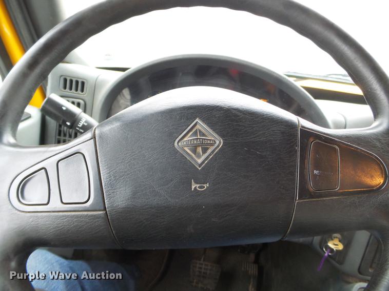 image for item DB7228 2006 International 7400 dump truck