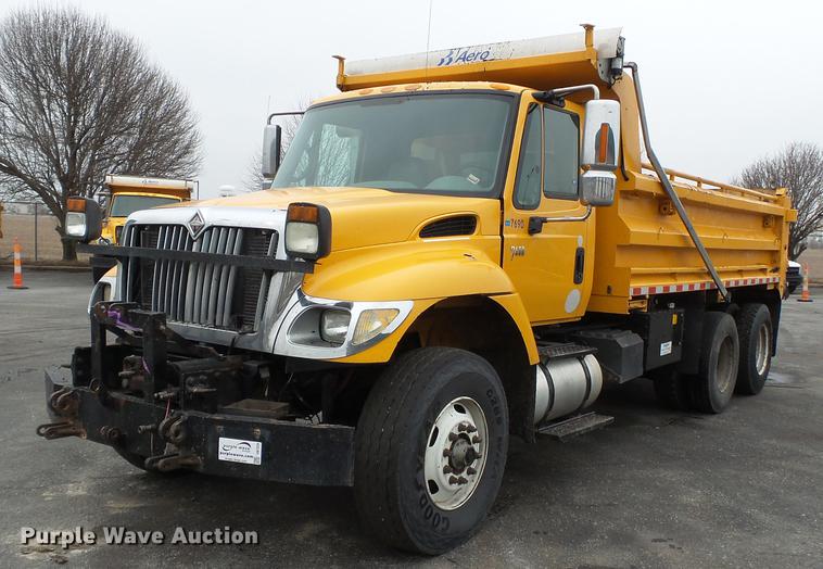 image for item DB7229 2006 International 7400 dump truck