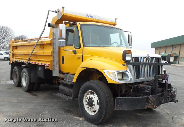 image for item DB7229 2006 International 7400 dump truck