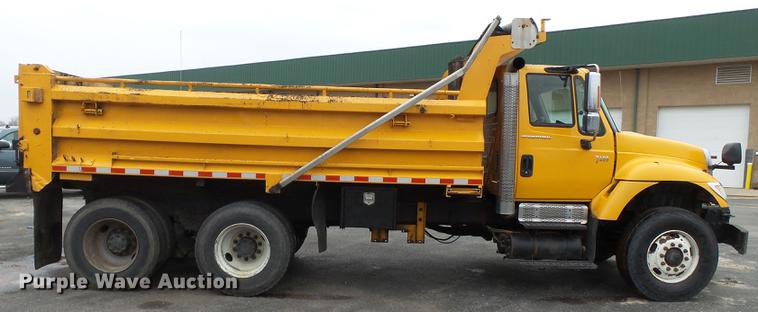 image for item DB7229 2006 International 7400 dump truck
