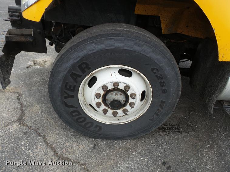 image for item DB7229 2006 International 7400 dump truck