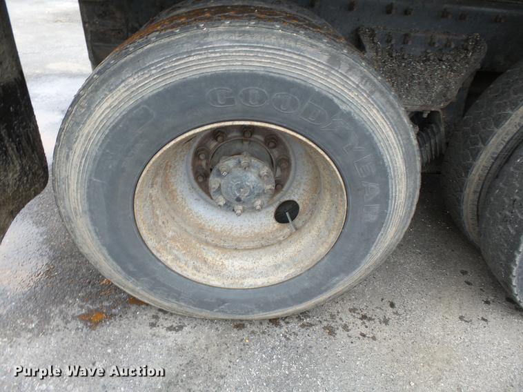 image for item DB7229 2006 International 7400 dump truck