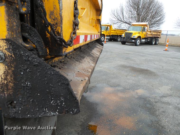 image for item DB7229 2006 International 7400 dump truck