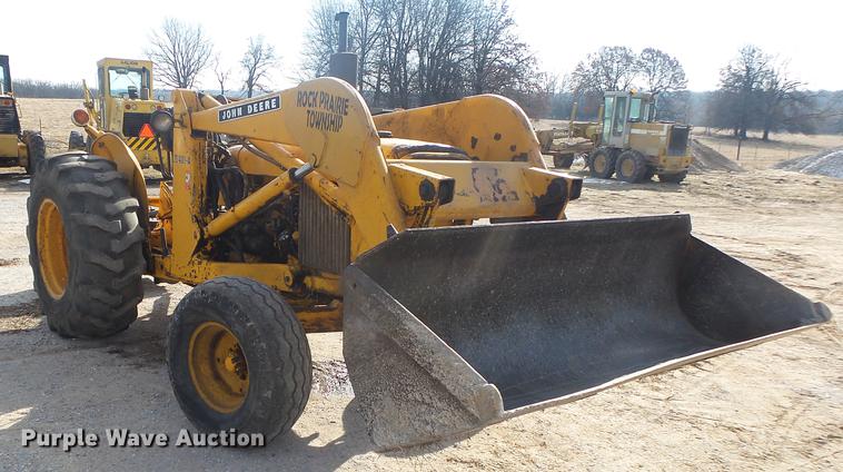 image for item DB7283 John Deere 401J tractor