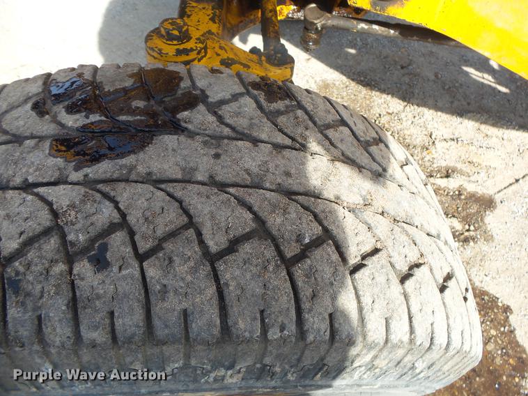 image for item DB7283 John Deere 401J tractor