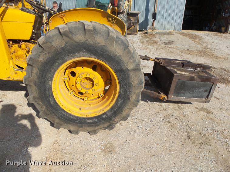 image for item DB7283 John Deere 401J tractor