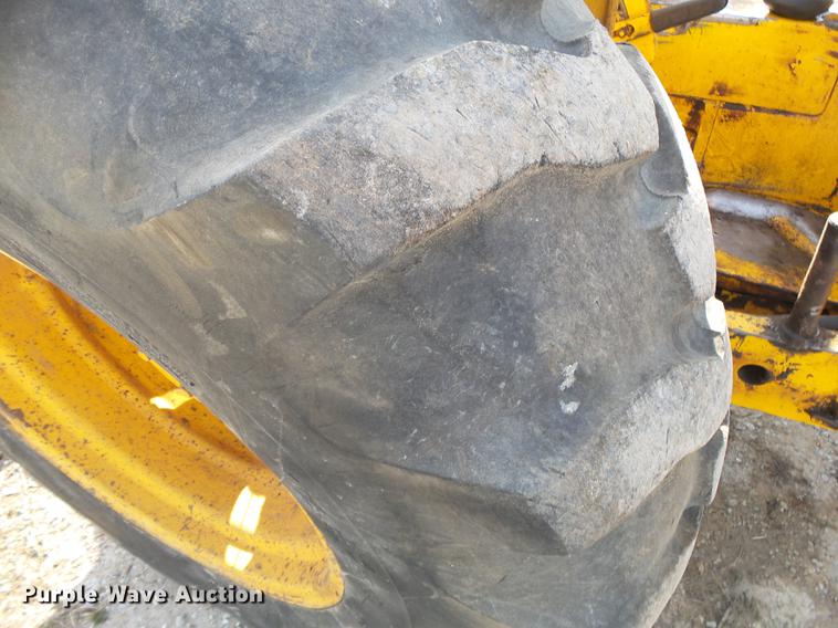 image for item DB7283 John Deere 401J tractor