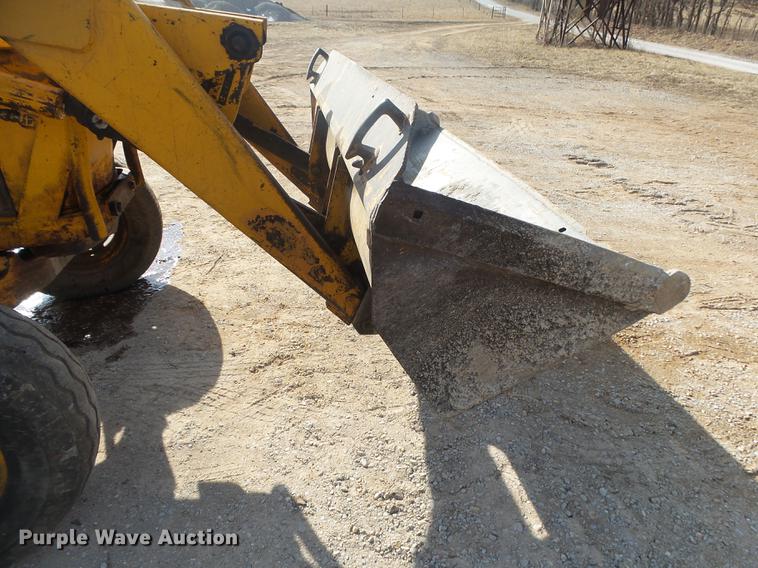 image for item DB7283 John Deere 401J tractor