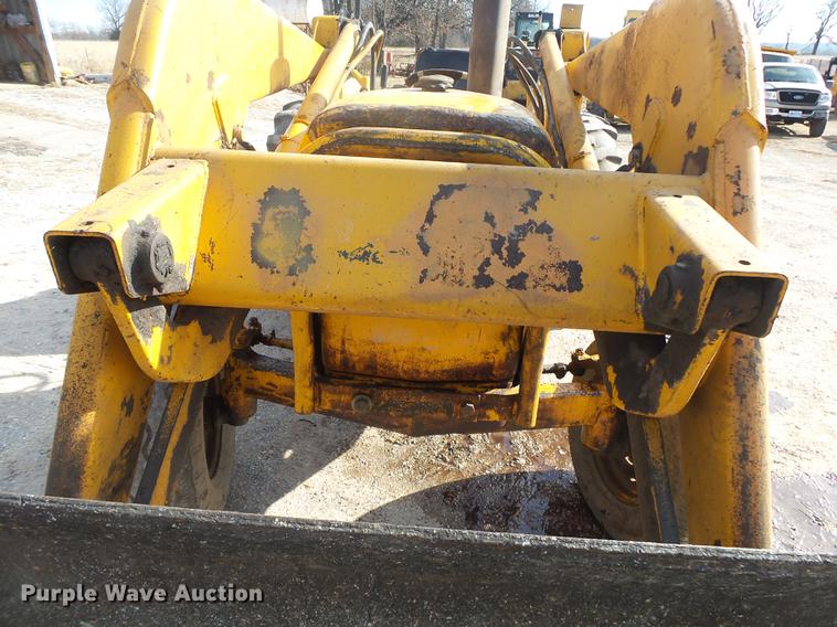 image for item DB7283 John Deere 401J tractor