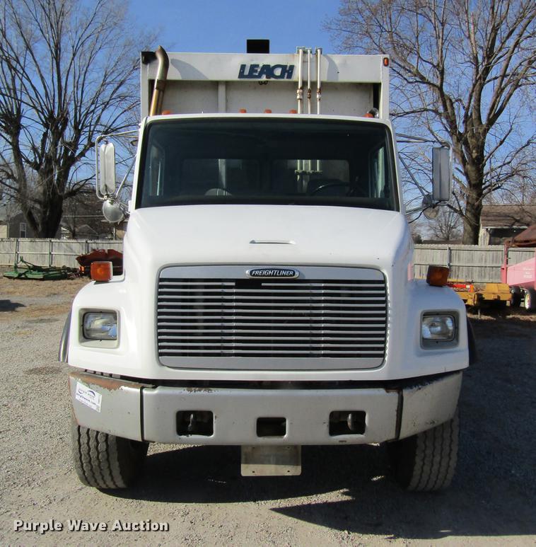 image for item DB9773 2002 Freightliner FL80 refuse truck