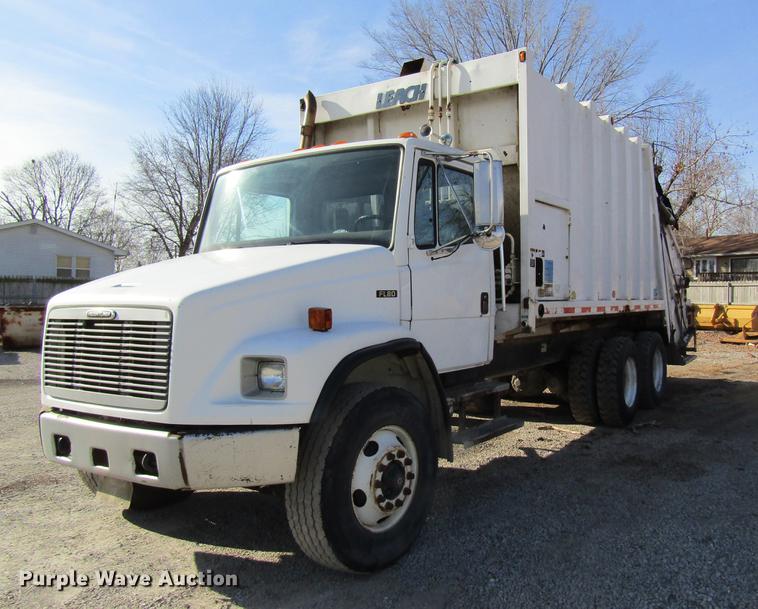 image for item DB9773 2002 Freightliner FL80 refuse truck