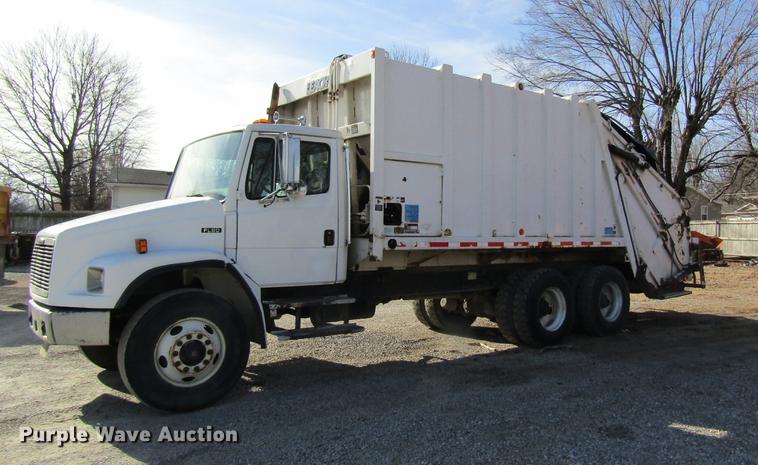 image for item DB9773 2002 Freightliner FL80 refuse truck