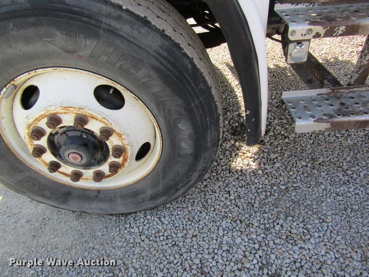 image for item DB9773 2002 Freightliner FL80 refuse truck