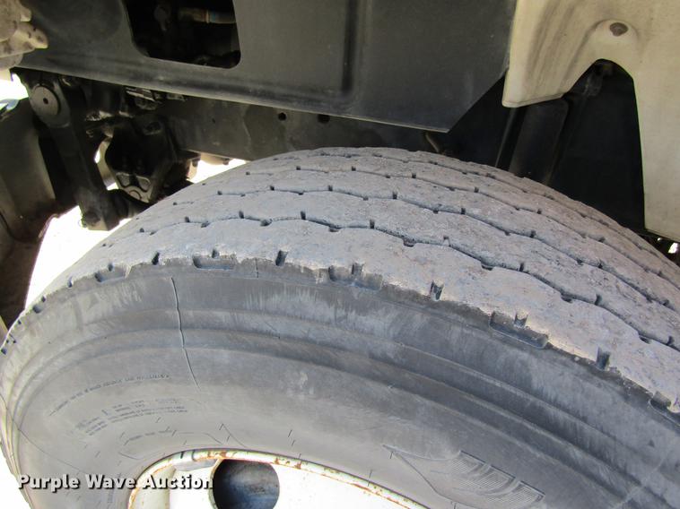 image for item DB9773 2002 Freightliner FL80 refuse truck