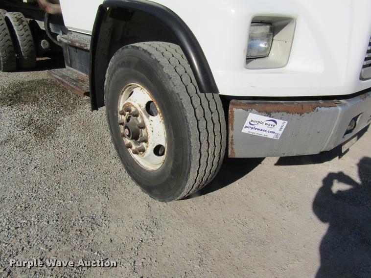 image for item DB9773 2002 Freightliner FL80 refuse truck