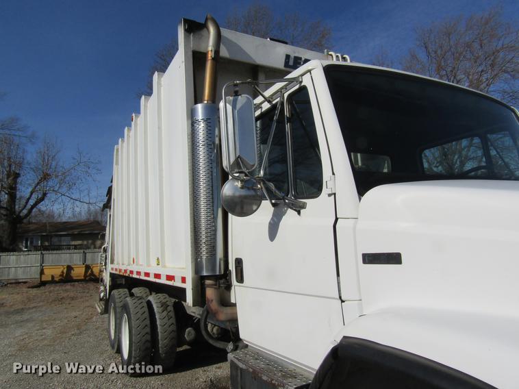 image for item DB9773 2002 Freightliner FL80 refuse truck