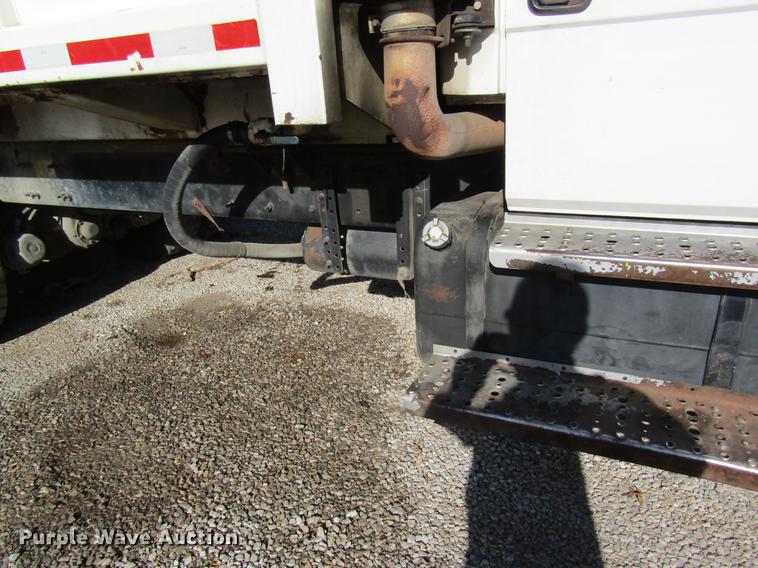 image for item DB9773 2002 Freightliner FL80 refuse truck