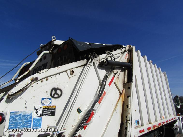 image for item DB9773 2002 Freightliner FL80 refuse truck