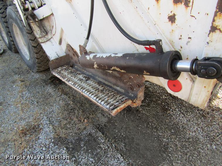 image for item DB9773 2002 Freightliner FL80 refuse truck