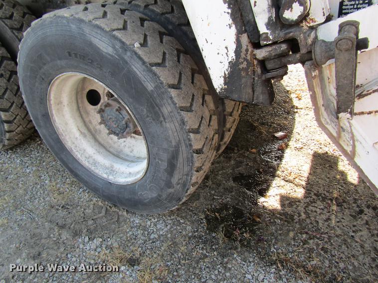 image for item DB9773 2002 Freightliner FL80 refuse truck