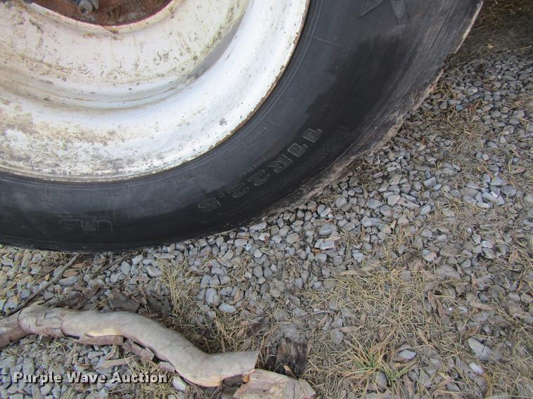 image for item DB9773 2002 Freightliner FL80 refuse truck