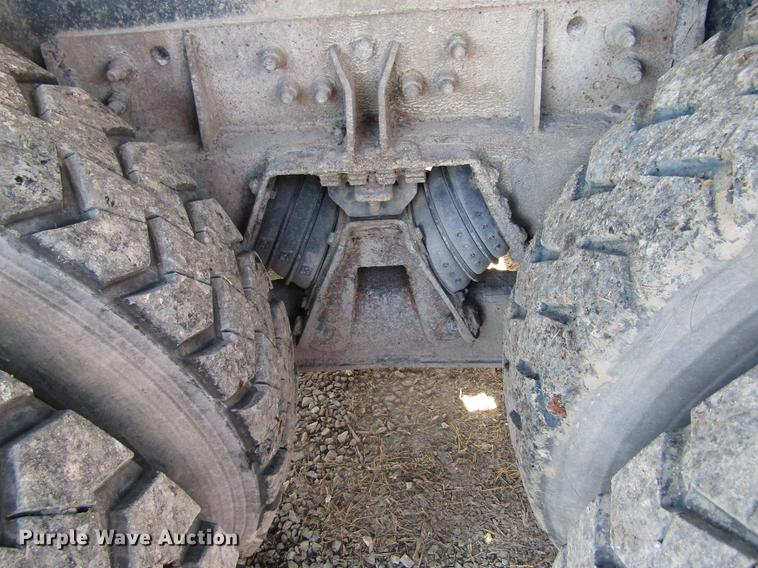 image for item DB9773 2002 Freightliner FL80 refuse truck