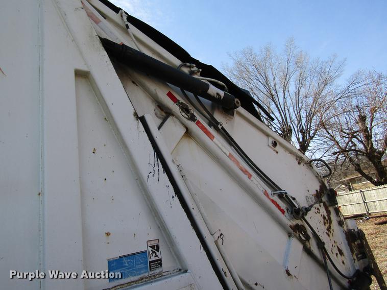 image for item DB9773 2002 Freightliner FL80 refuse truck