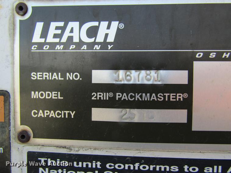 image for item DB9773 2002 Freightliner FL80 refuse truck