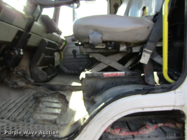 image for item DB9773 2002 Freightliner FL80 refuse truck