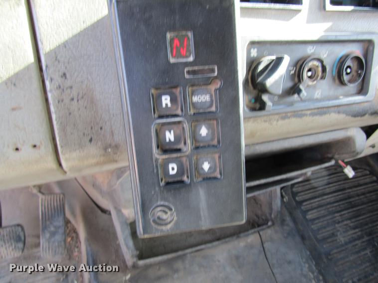 image for item DB9773 2002 Freightliner FL80 refuse truck