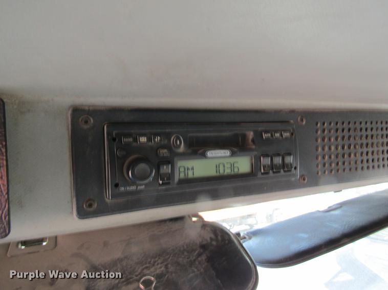 image for item DB9773 2002 Freightliner FL80 refuse truck