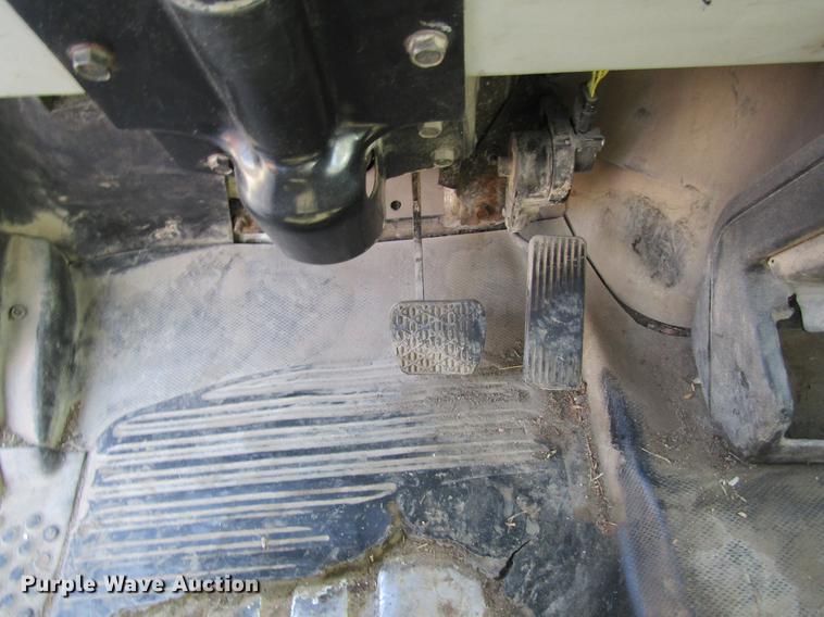 image for item DB9773 2002 Freightliner FL80 refuse truck