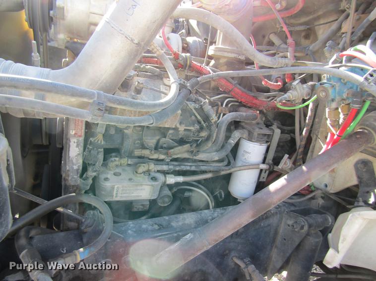 image for item DB9773 2002 Freightliner FL80 refuse truck