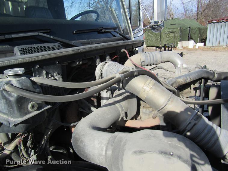 image for item DB9773 2002 Freightliner FL80 refuse truck