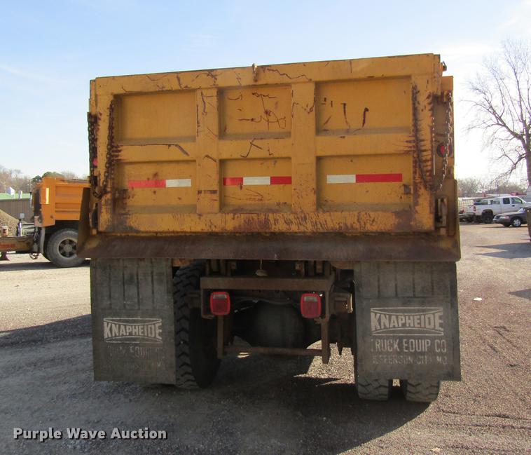 image for item DB9774 1999 International 4900 dump truck