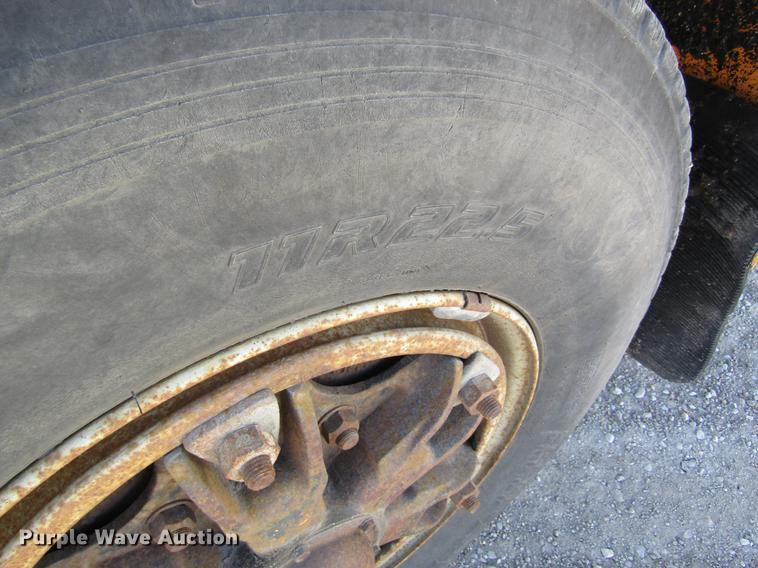 image for item DB9774 1999 International 4900 dump truck