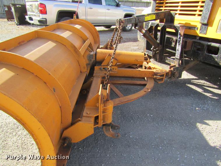 image for item DB9774 1999 International 4900 dump truck