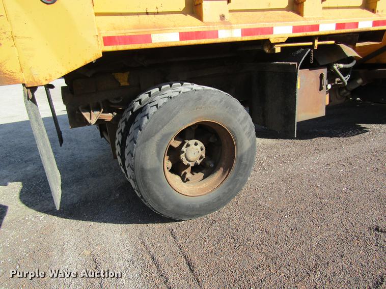 image for item DB9774 1999 International 4900 dump truck