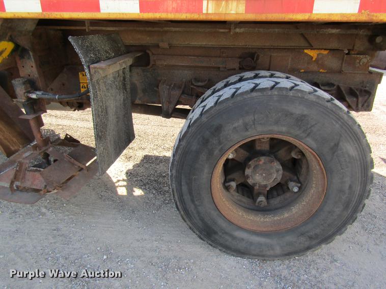 image for item DB9774 1999 International 4900 dump truck
